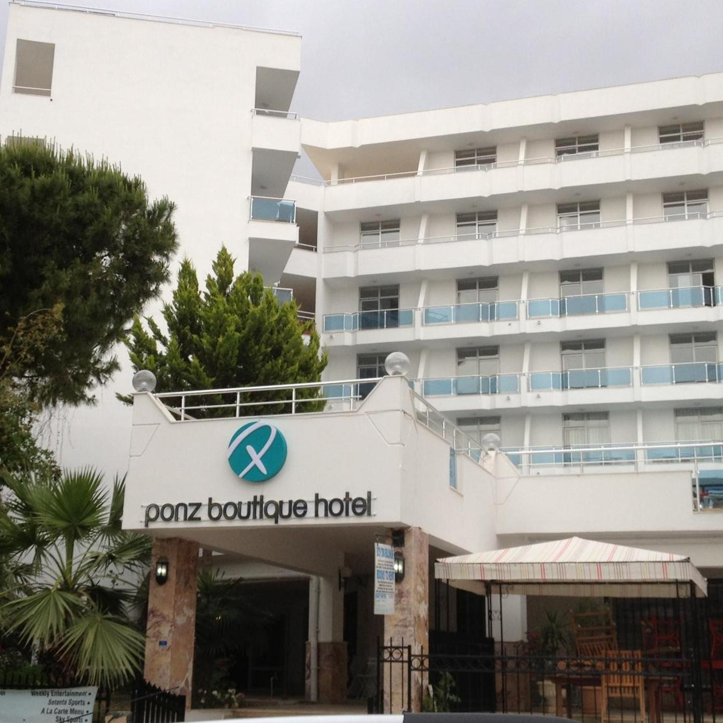 Ponz Hotel