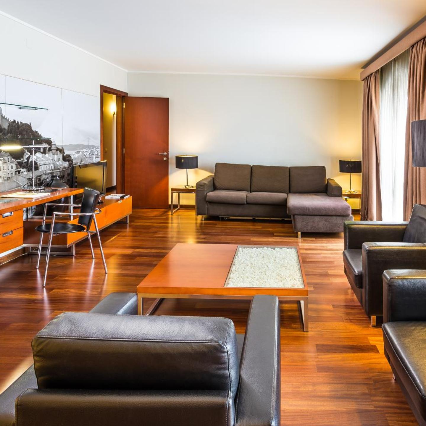 Legendary Lisboa Suites