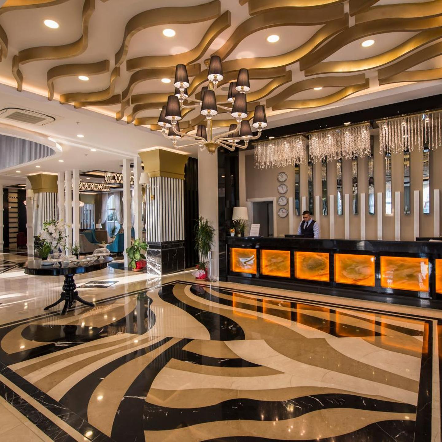Palm World Side Resort & SPA