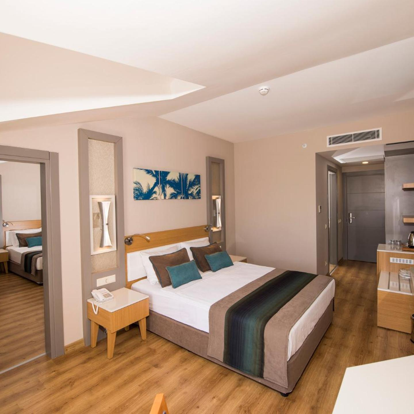 Palm World Side Resort & SPA