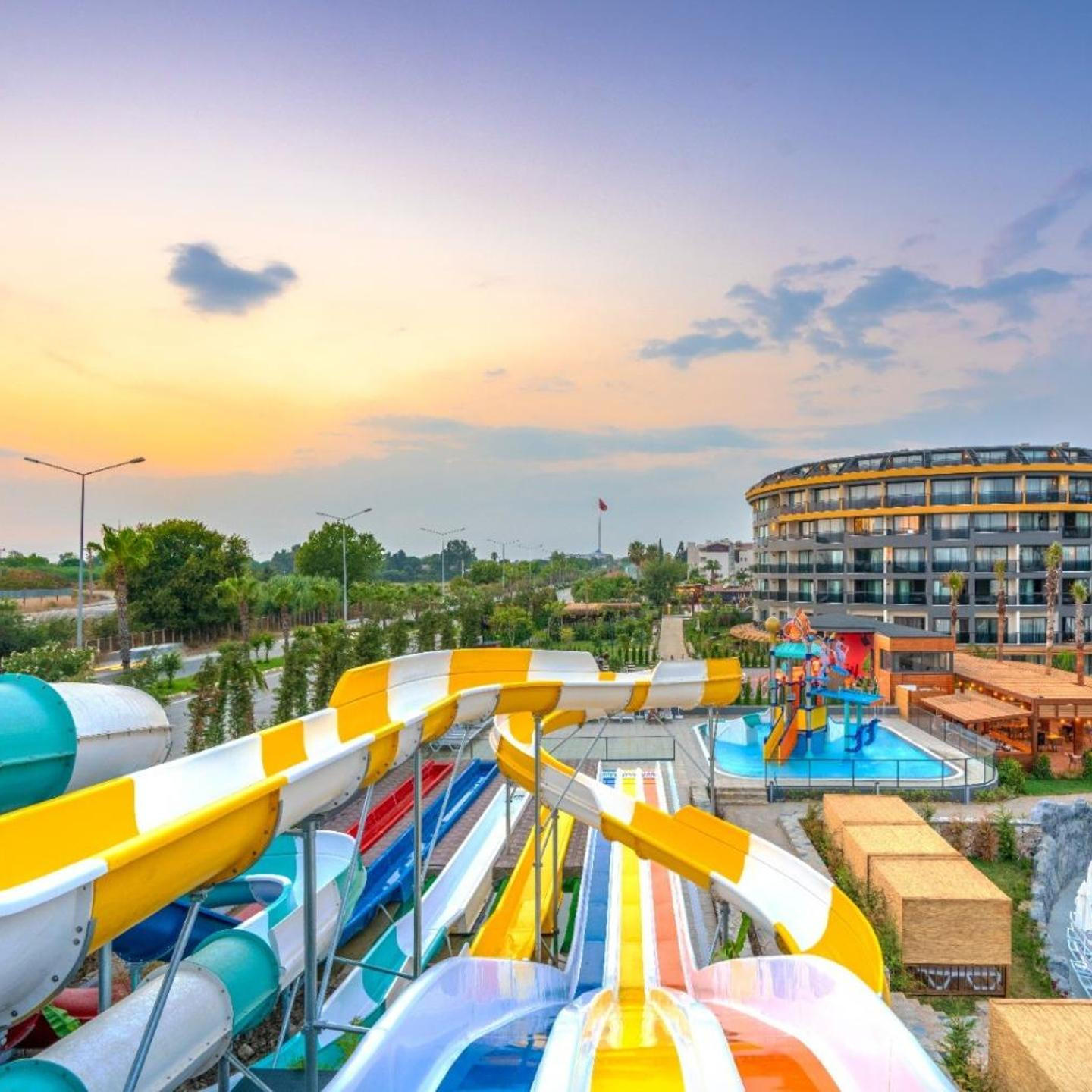 Arnor De Luxe Hotel & Spa