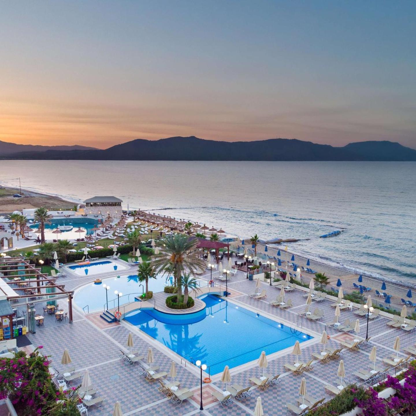 Hydramis Palace Beach Resort