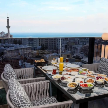 Beethoven Senfoni Hotel