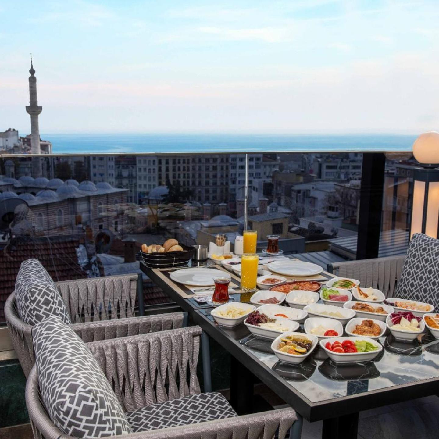 Beethoven Senfoni Hotel