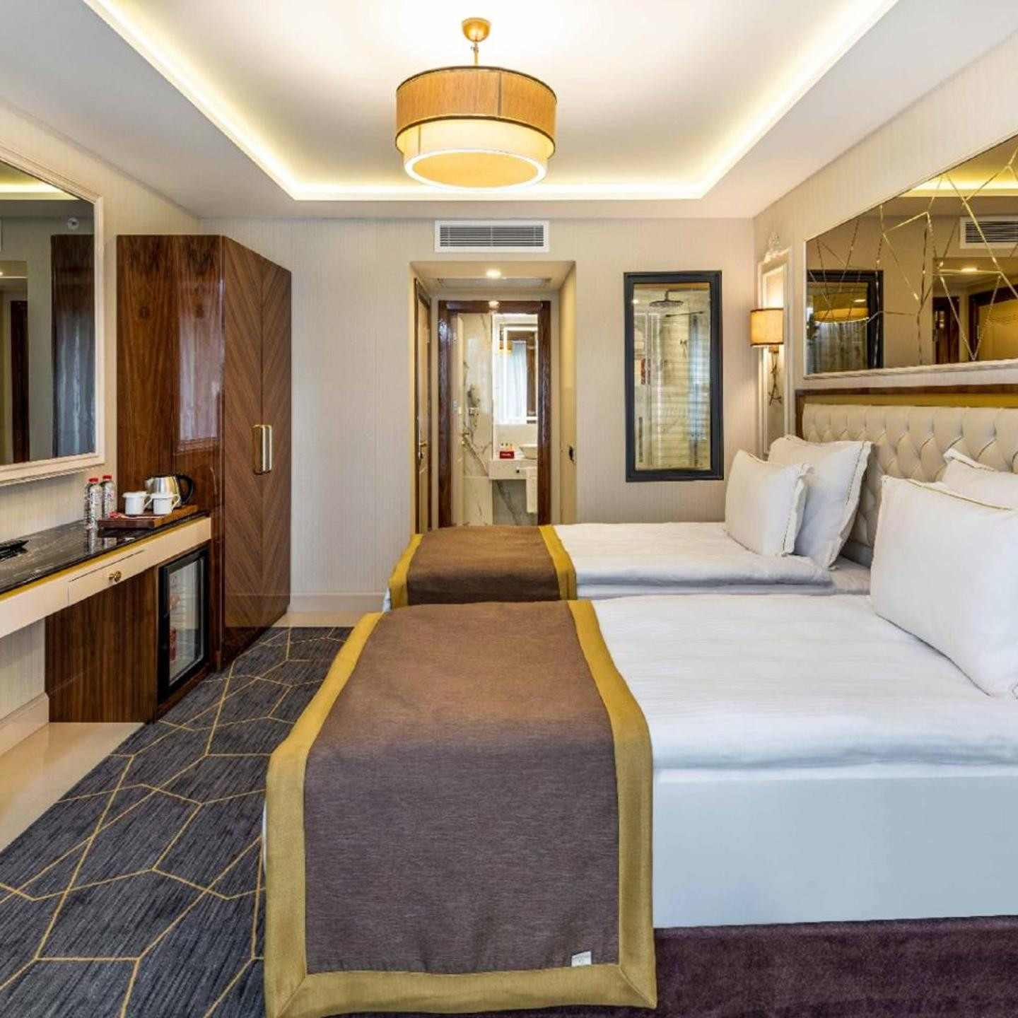 Beethoven Senfoni Hotel