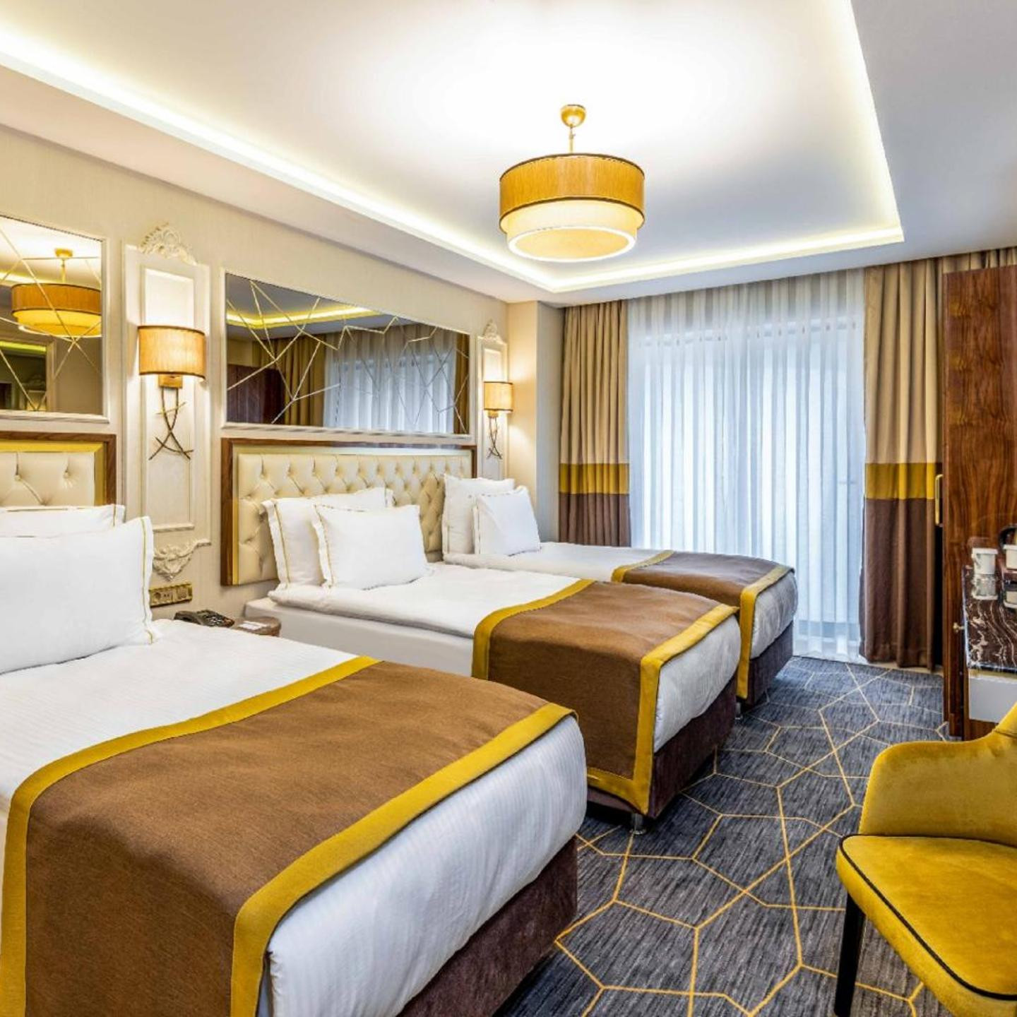 Beethoven Senfoni Hotel