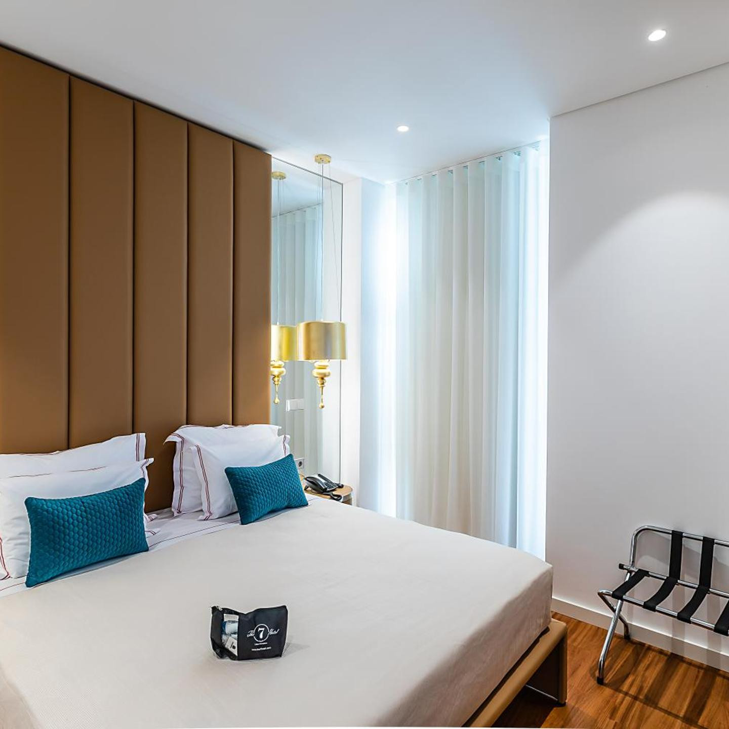 The 7 Hotel, Suites, Studios & Apartments