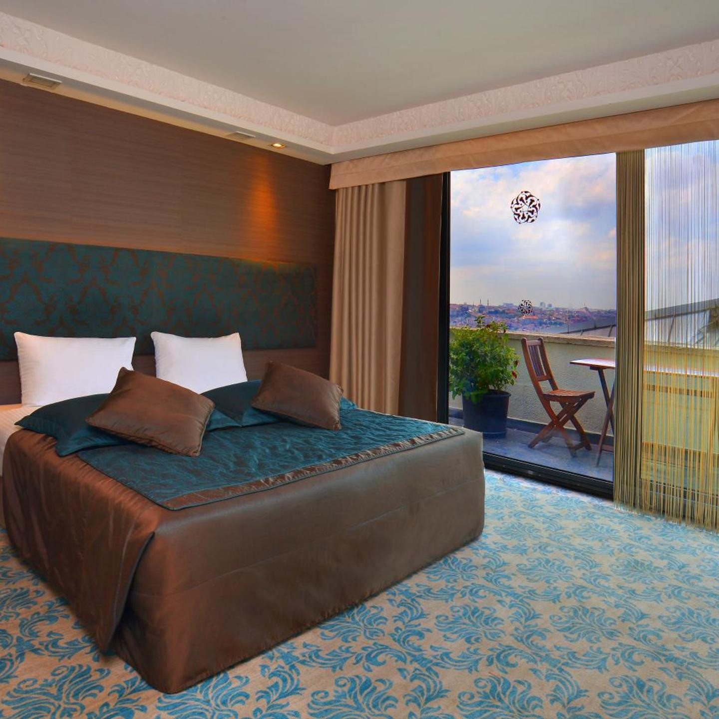 Pera Tulip Hotel