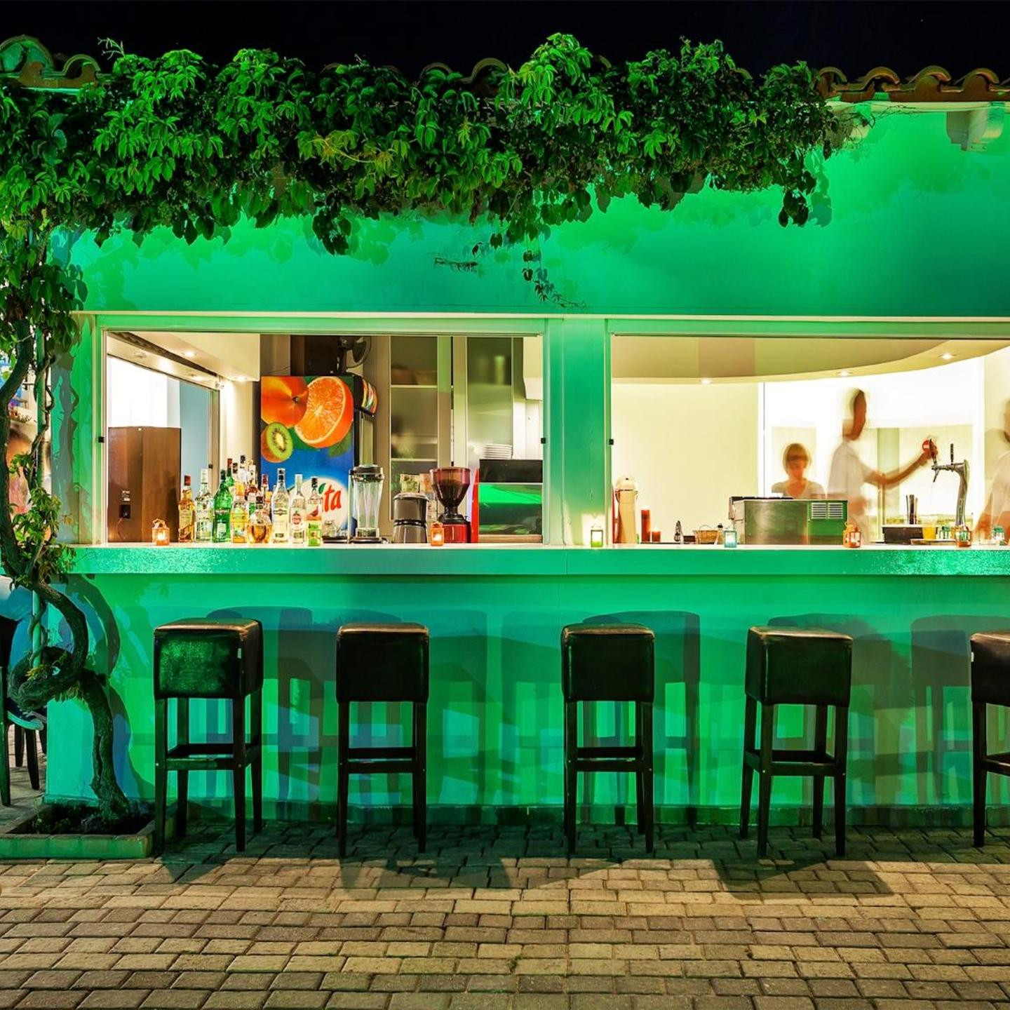 Xenios Dolphin Beach Hotel
