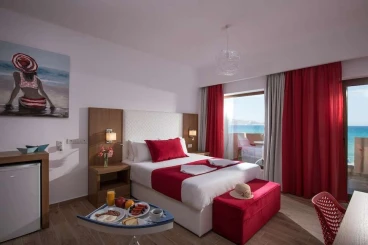Yianna Caravel Beach Hotel