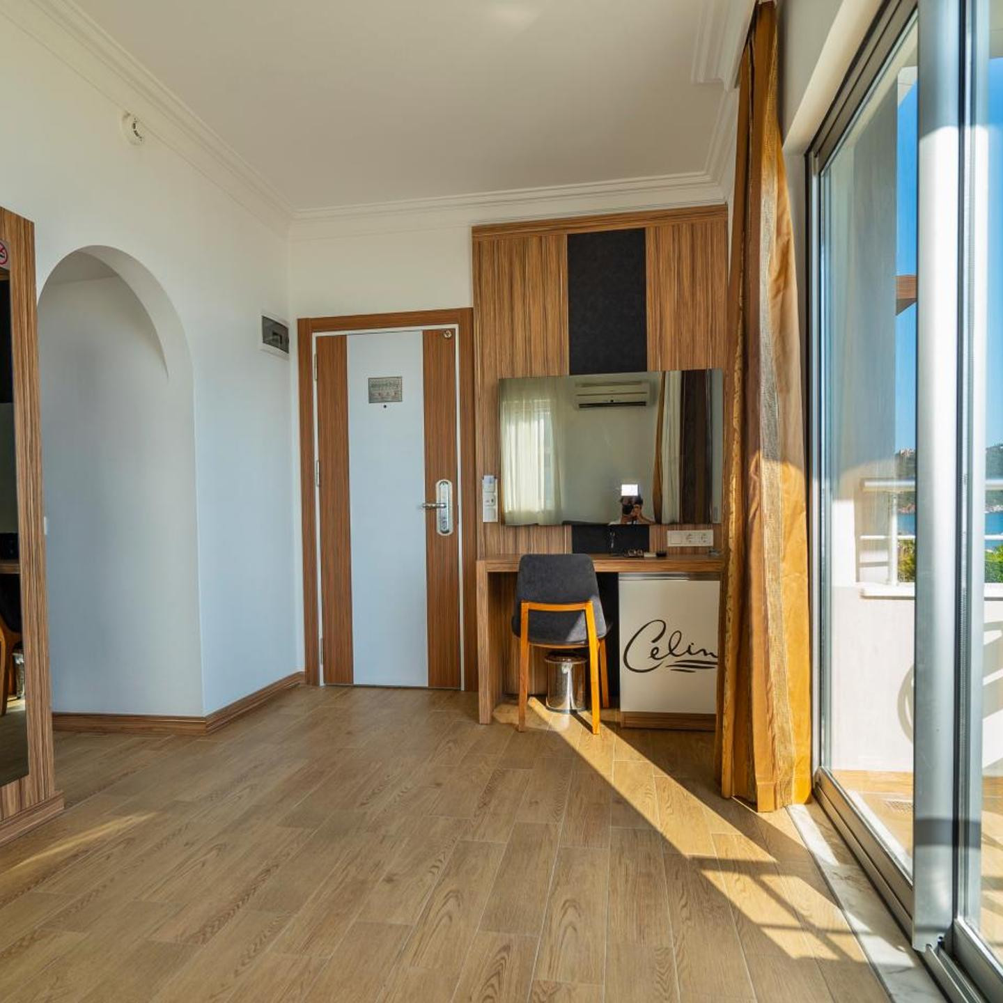 Kleopatra Celine Hotel