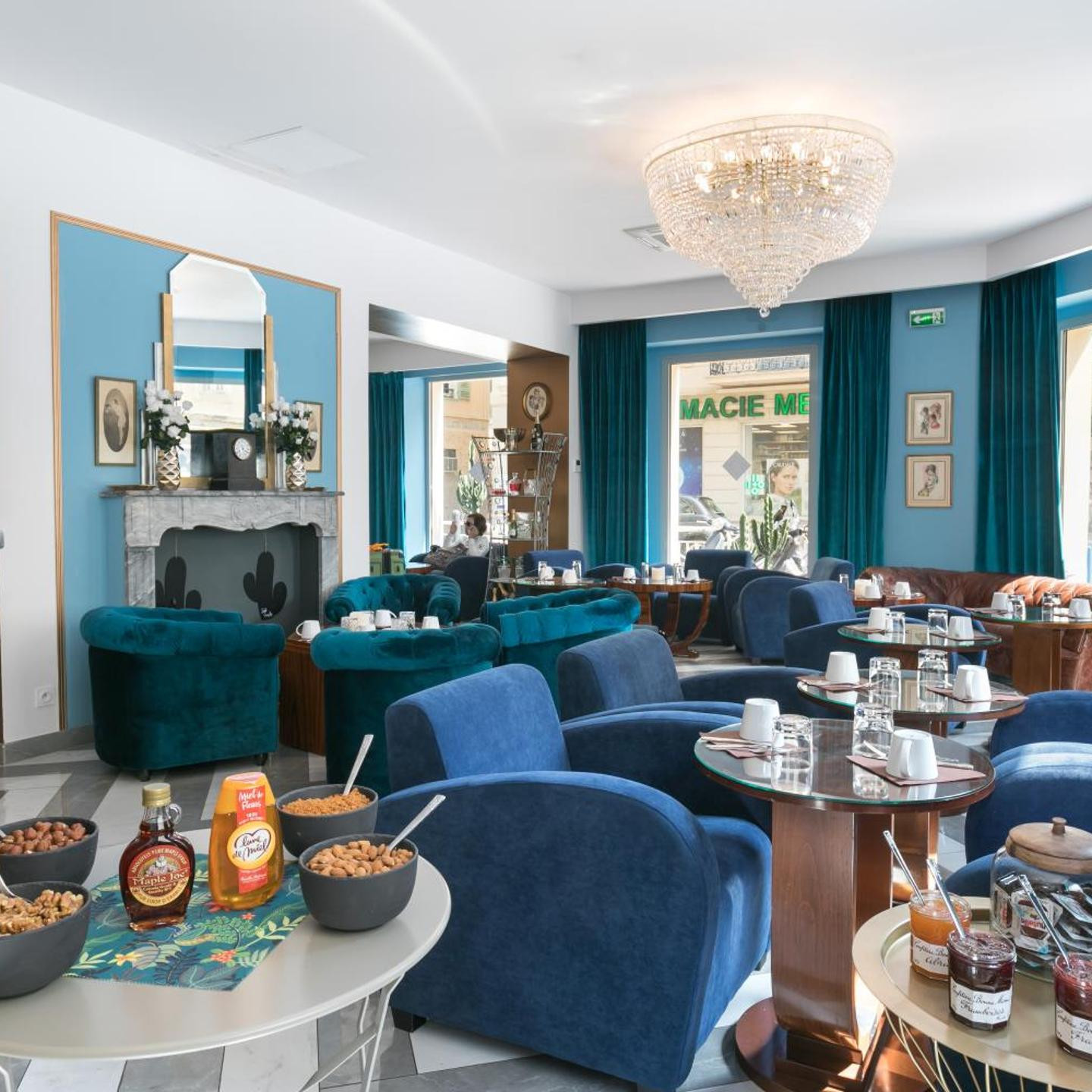 The Jay Hotel by HappyCulture