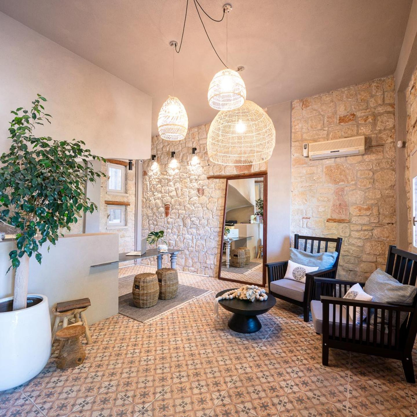 Petrino Suites Hotel