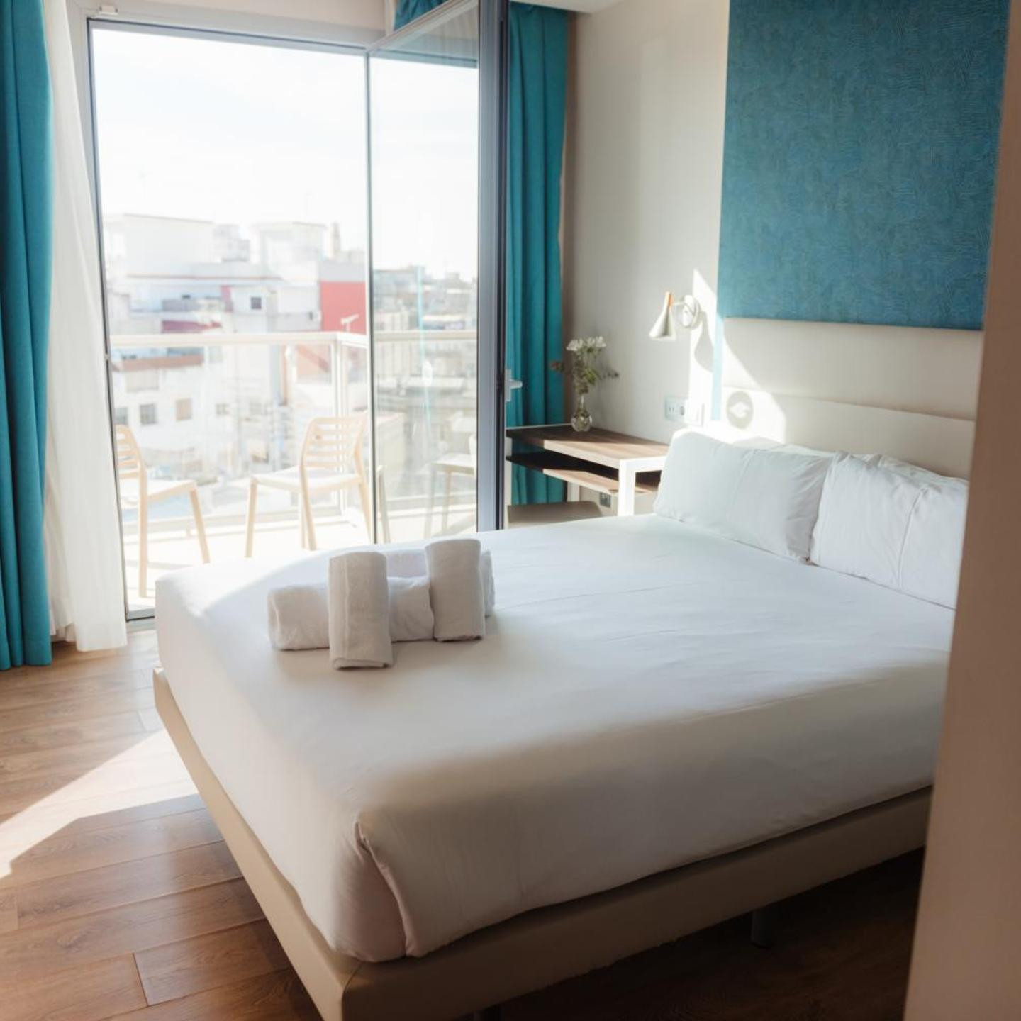 Arya Stadium Hotel