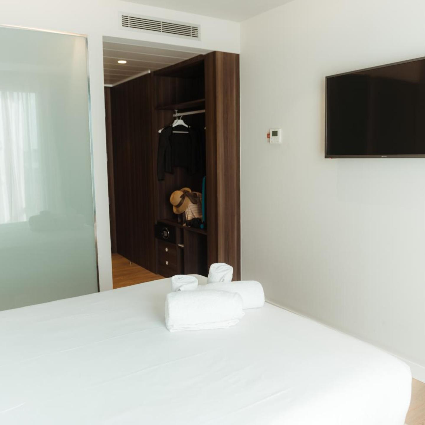 Arya Stadium Hotel
