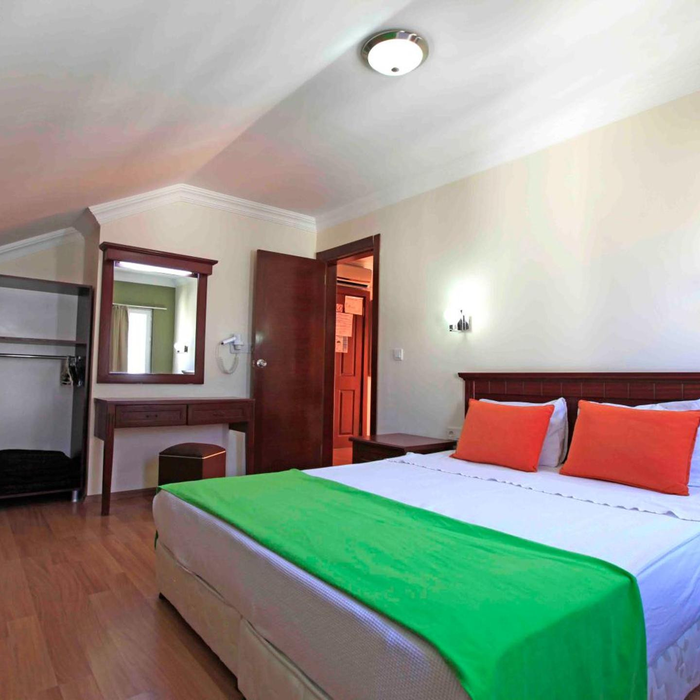 Sunlight Garden Hotel