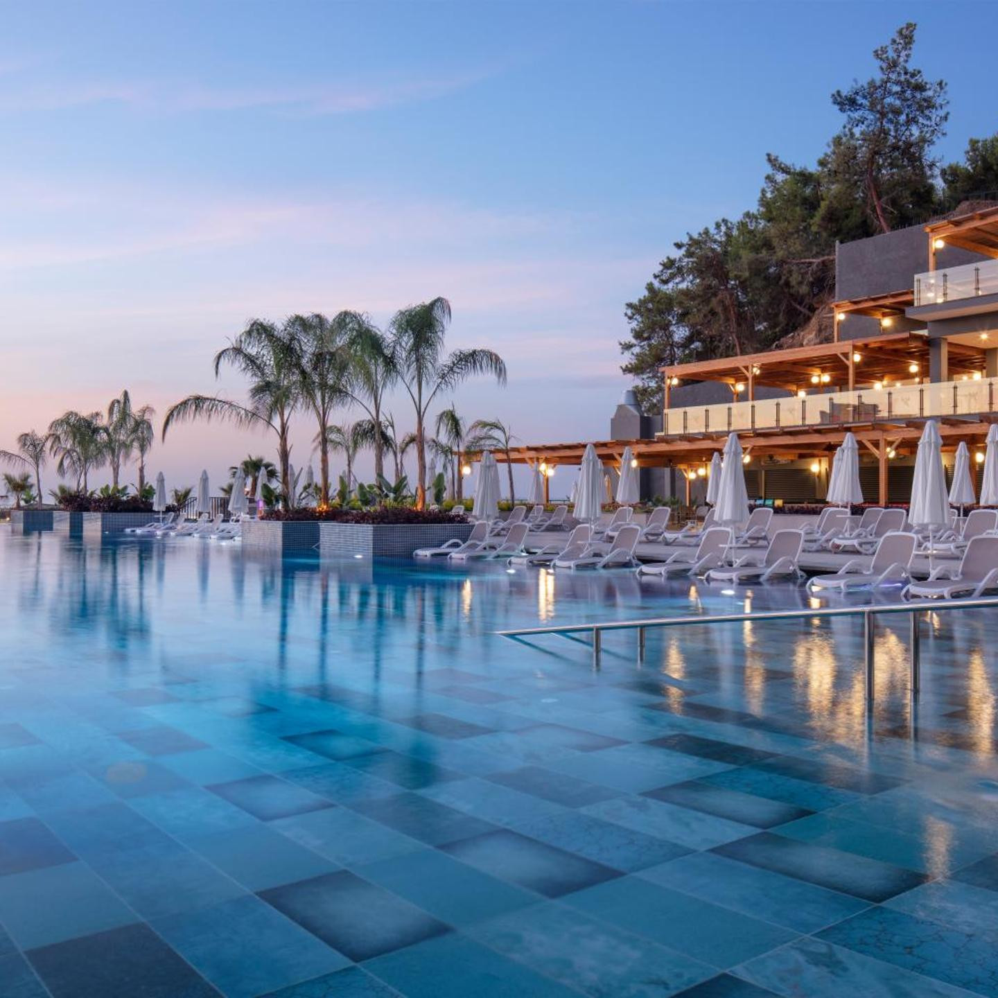 Mylome Luxury Hotel & Resort