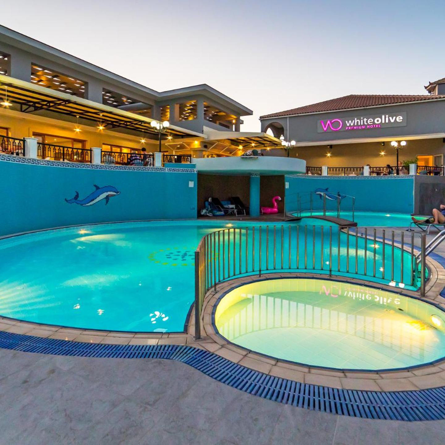 White Olive Premium Laganas