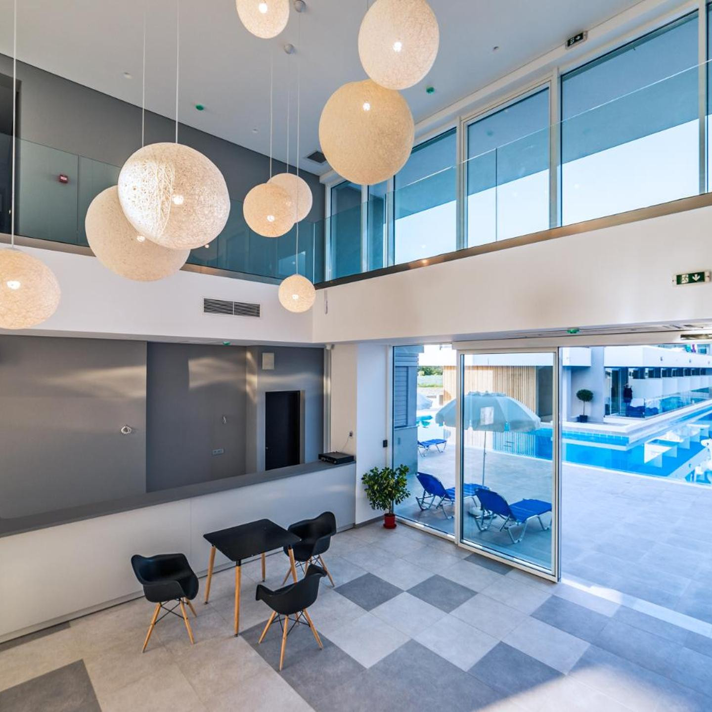 White Olive Premium Laganas