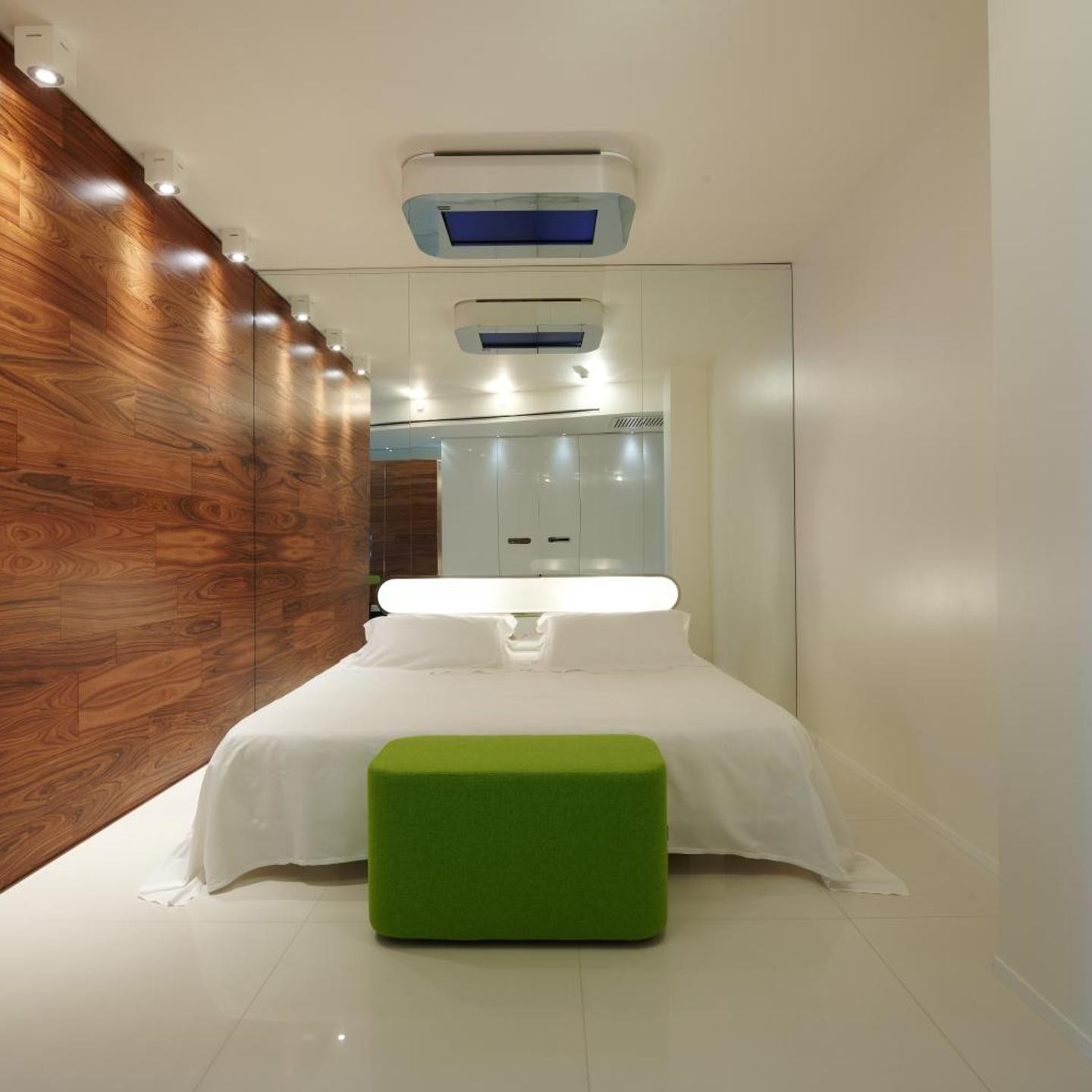 i-Suite Hotel