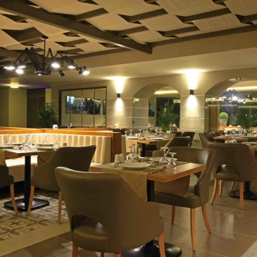 Sun City Apartments & Hotel