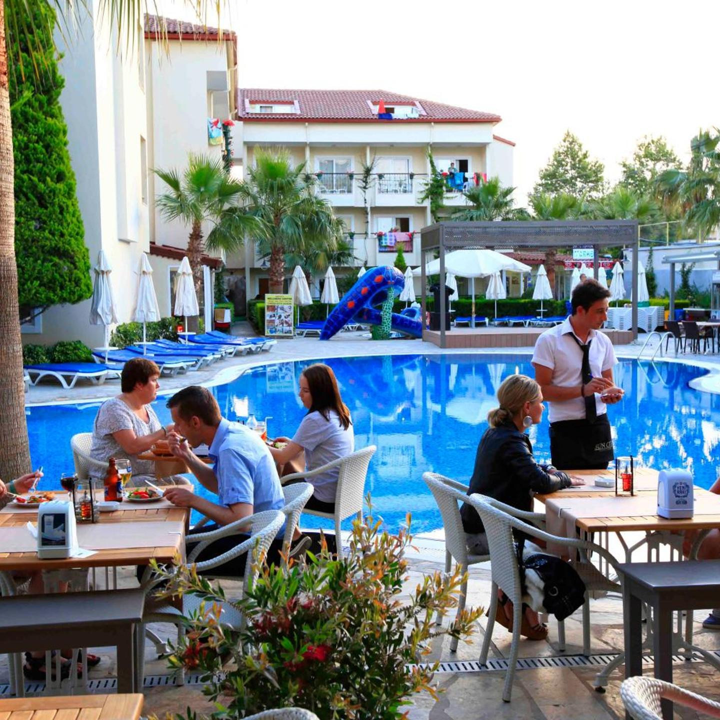 Sun City Apartments & Hotel