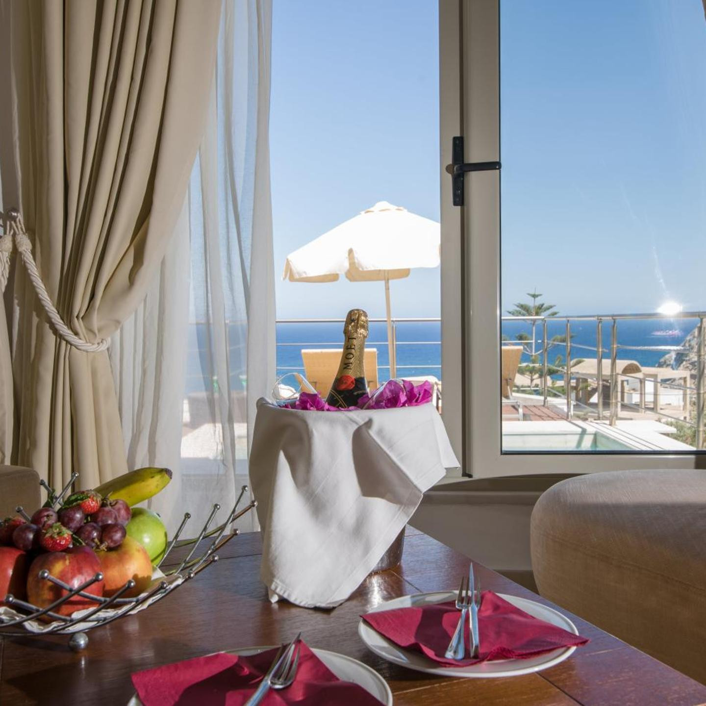 Antinea Suites Hotel & Spa