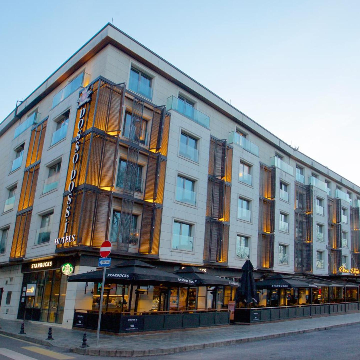 Dosso Dossi Hotels & Spa Downtown