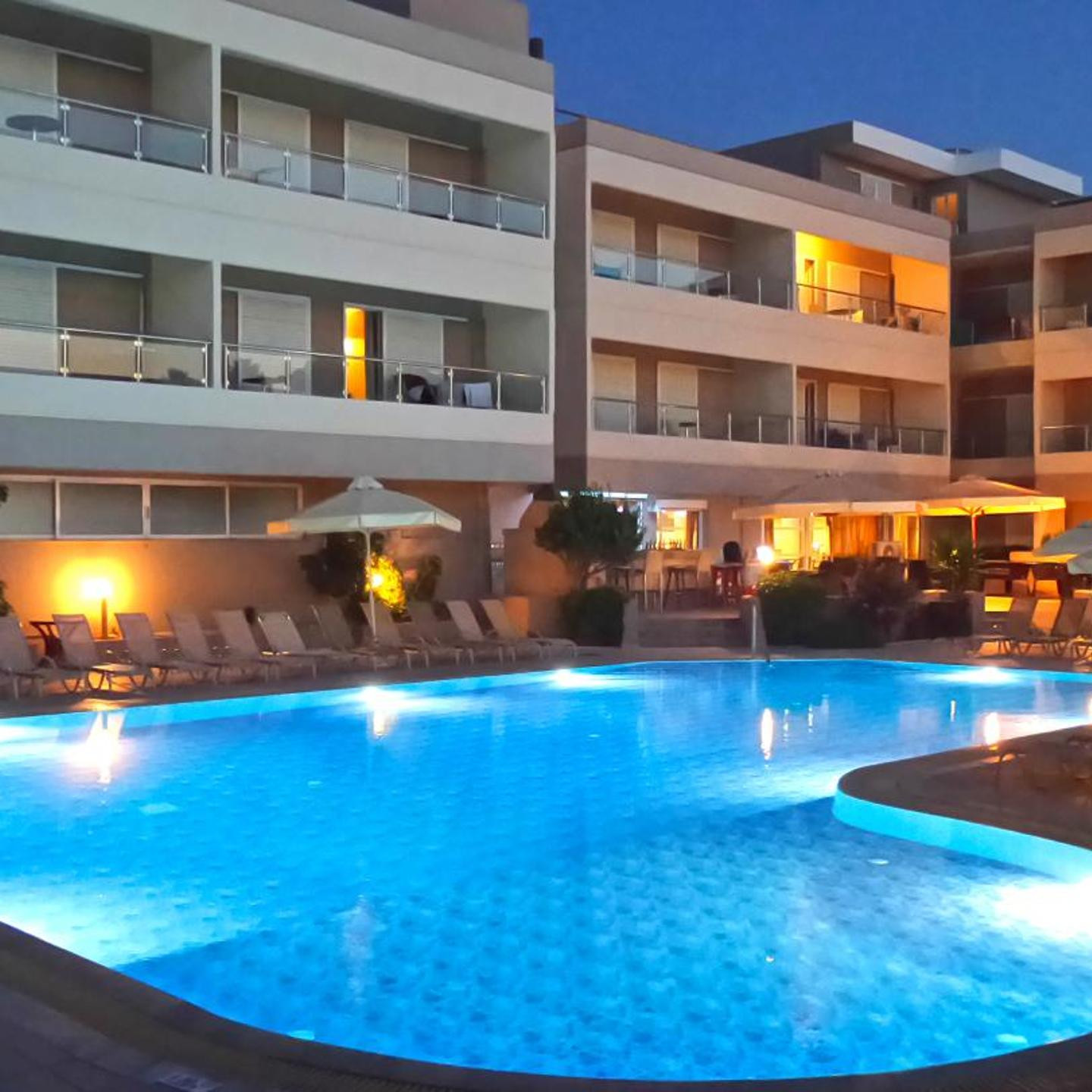 Agela Hotel & Apartments