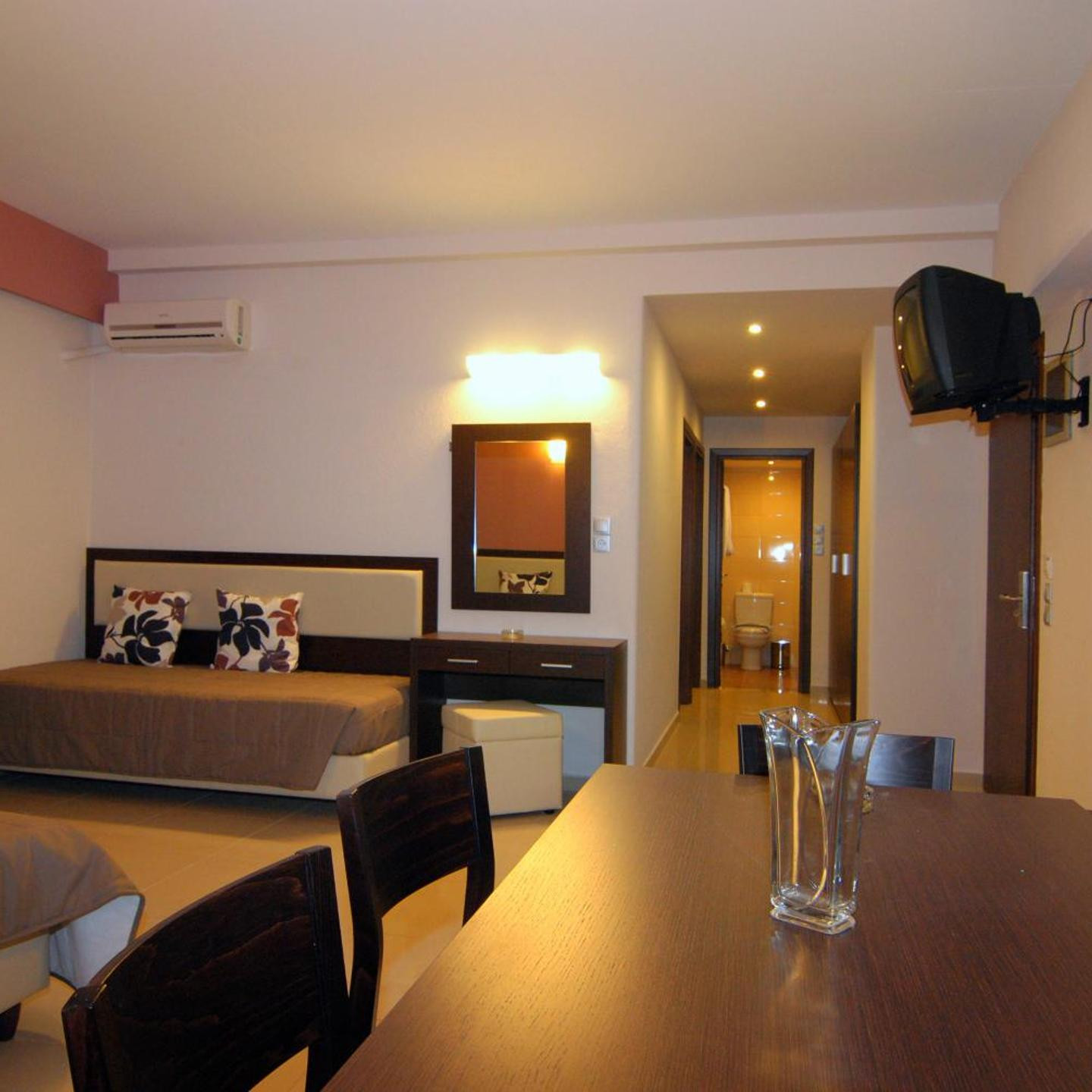 Agela Hotel & Apartments