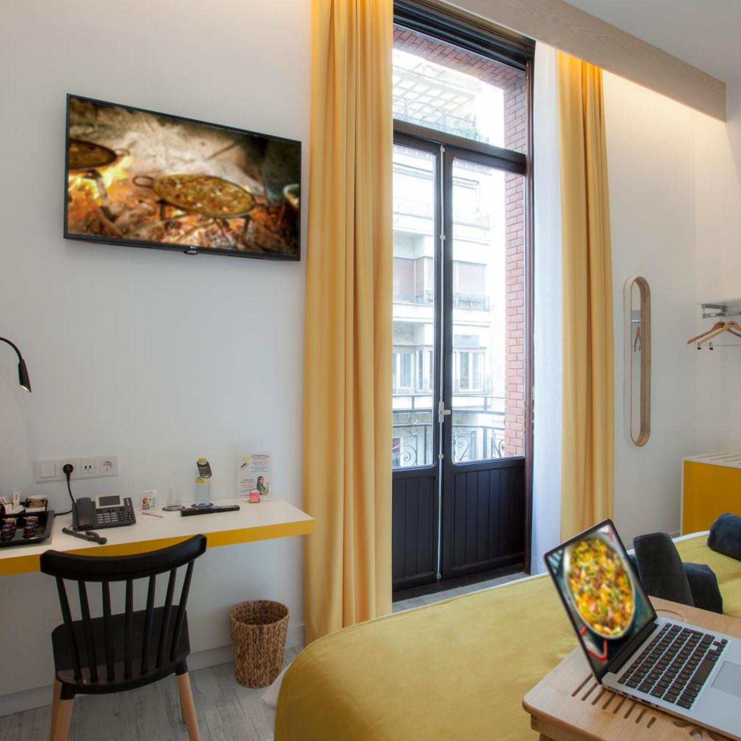 Casual Socarrat Valencia - Adults Only