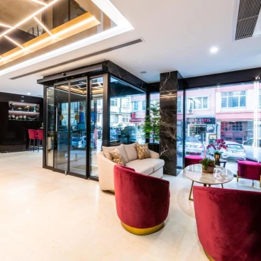 Aprilis Deluxe Hotel