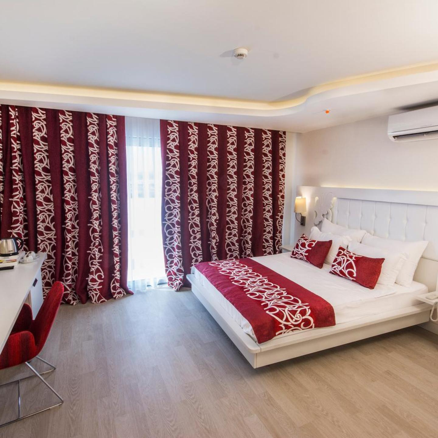Laguna Beach Alya Resort & Spa