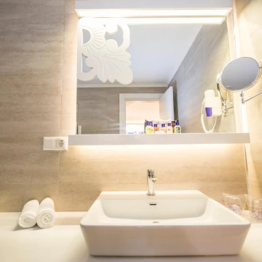 Laguna Beach Alya Resort & Spa