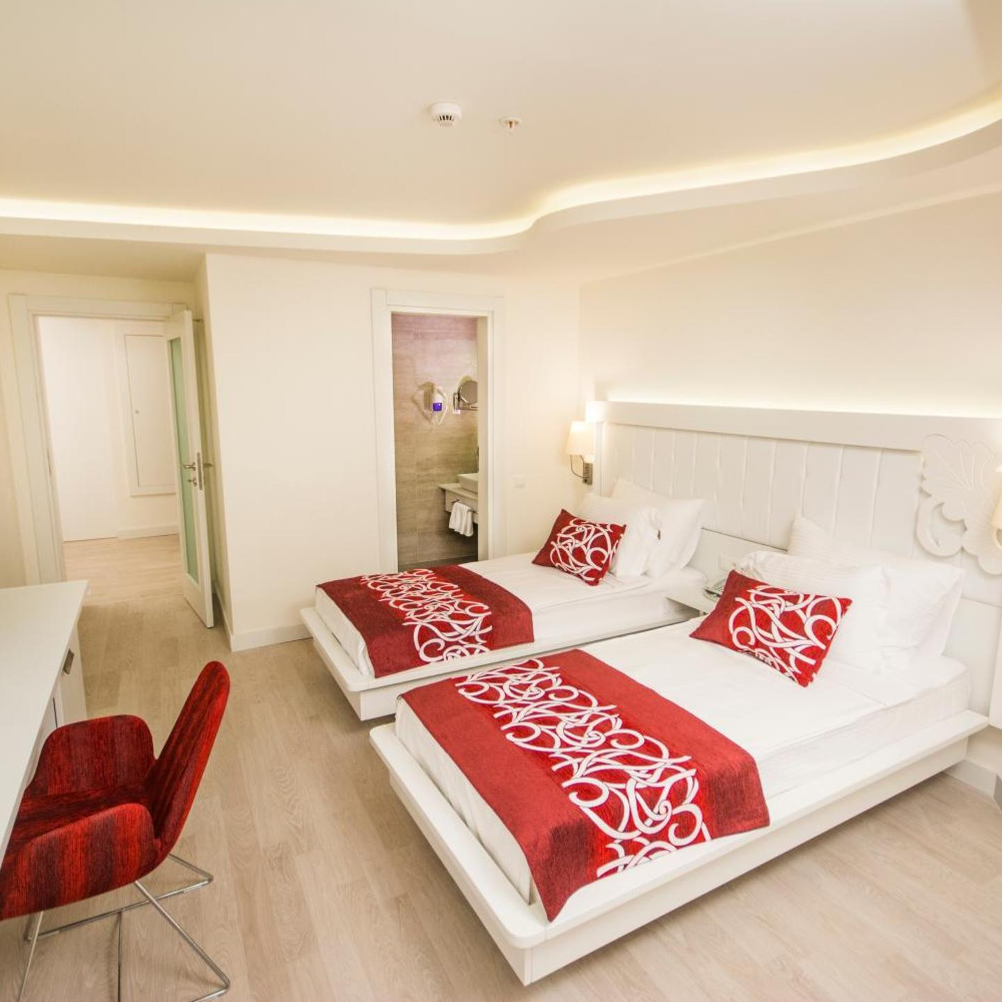Laguna Beach Alya Resort & Spa