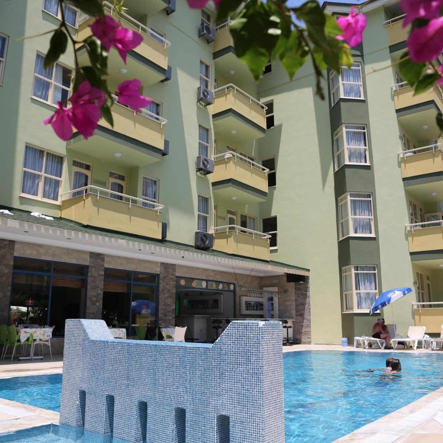 Almera Park Apart Hotel