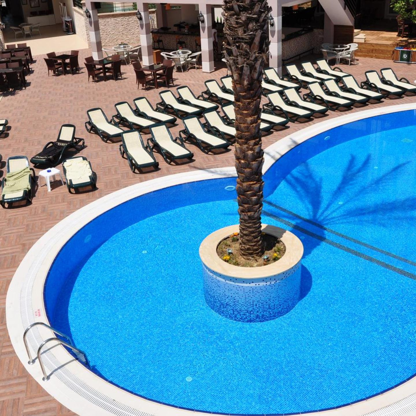 Almera Park Apart Hotel