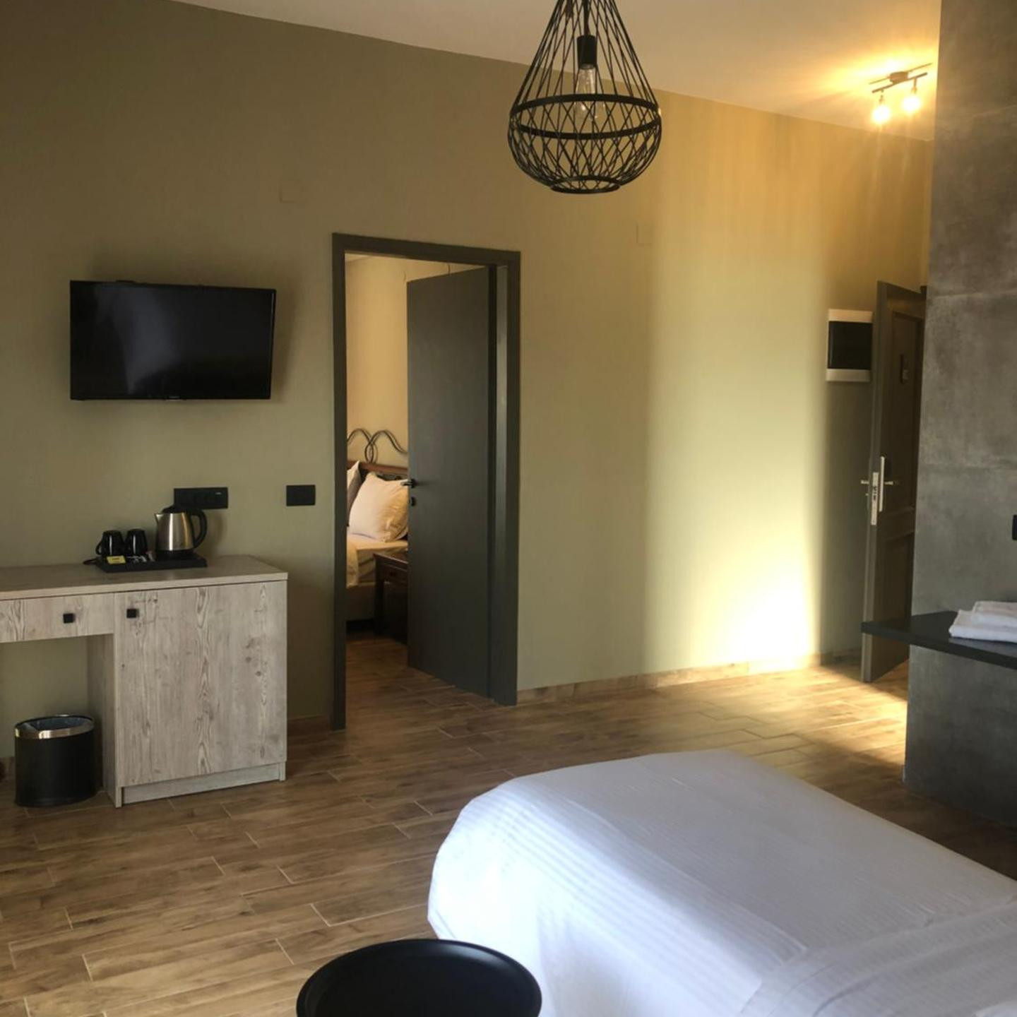 Petousis Hotel & Suites