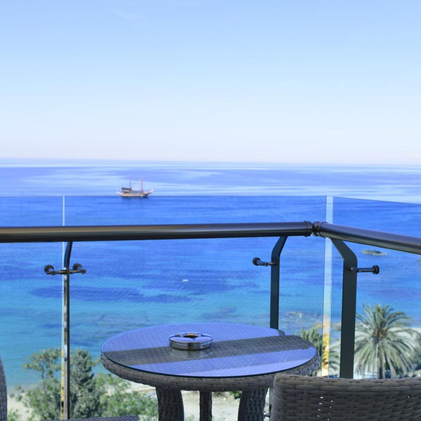 Azura Deluxe Resort & Spa - Ultra All Inclusive