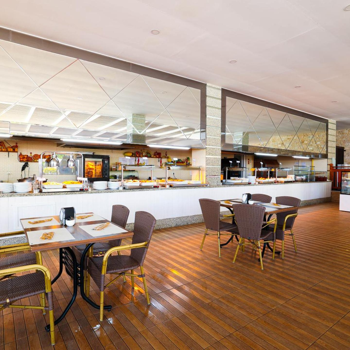 Crystal Aura Beach Resort & Spa - Ultimate All Inclusive