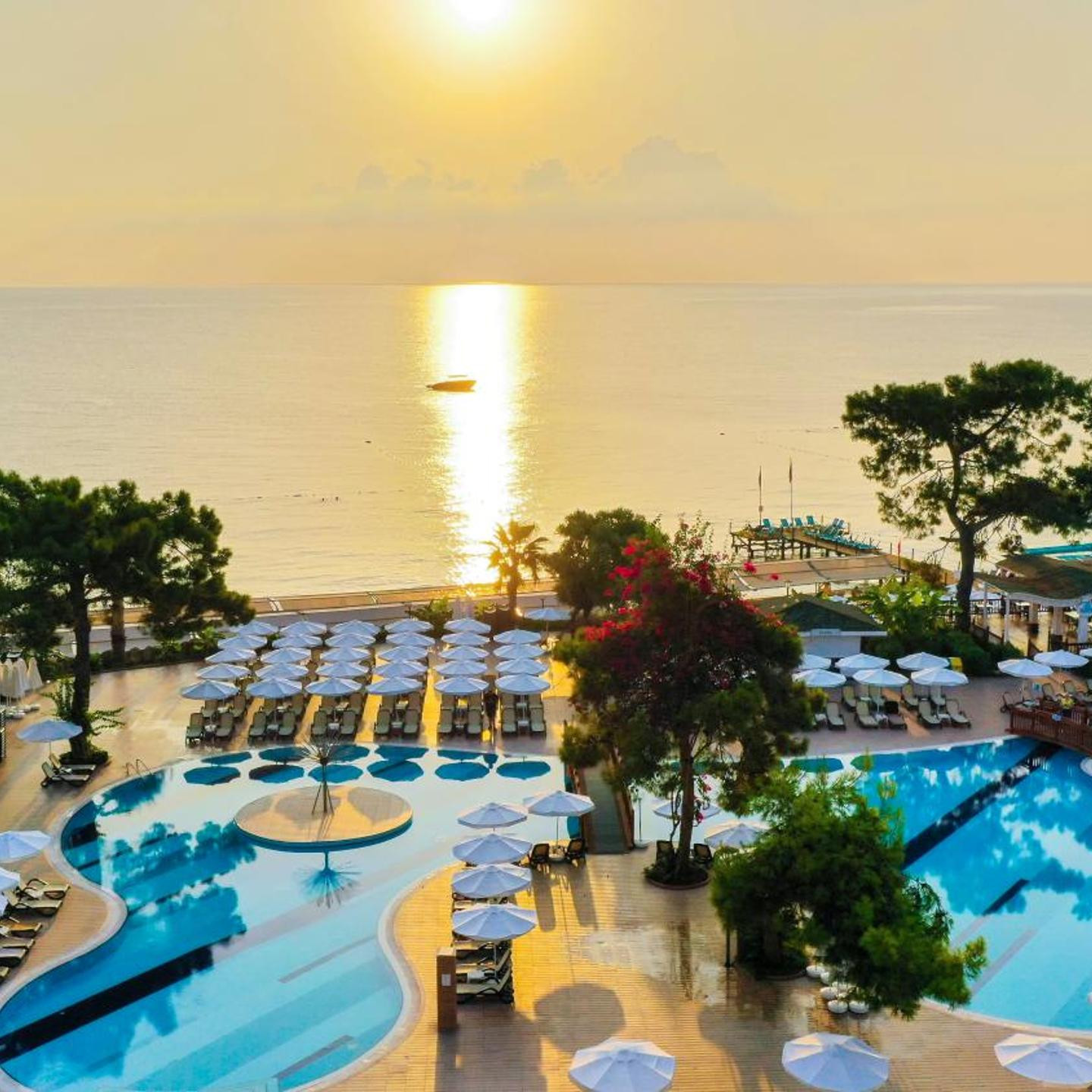 Crystal Aura Beach Resort & Spa - Ultimate All Inclusive