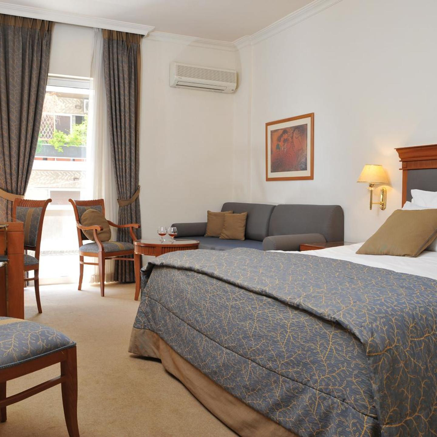 Athens Atrium Hotel & Jacuzzi Suites