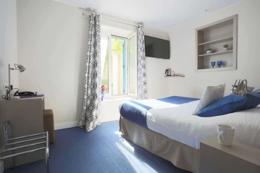 De La Fontaine Hotel