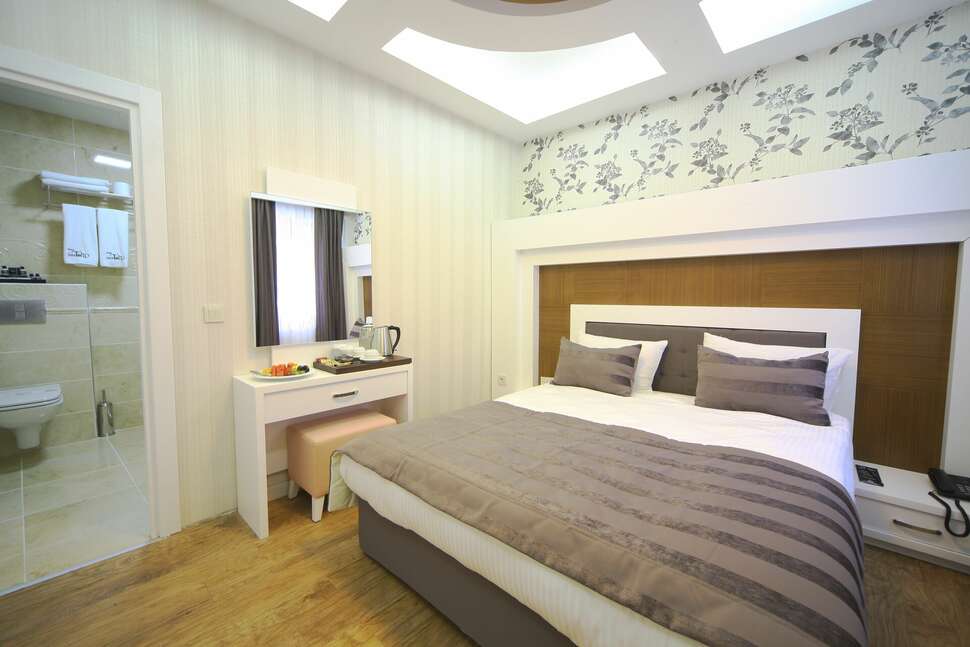 Black Tulip Hotel