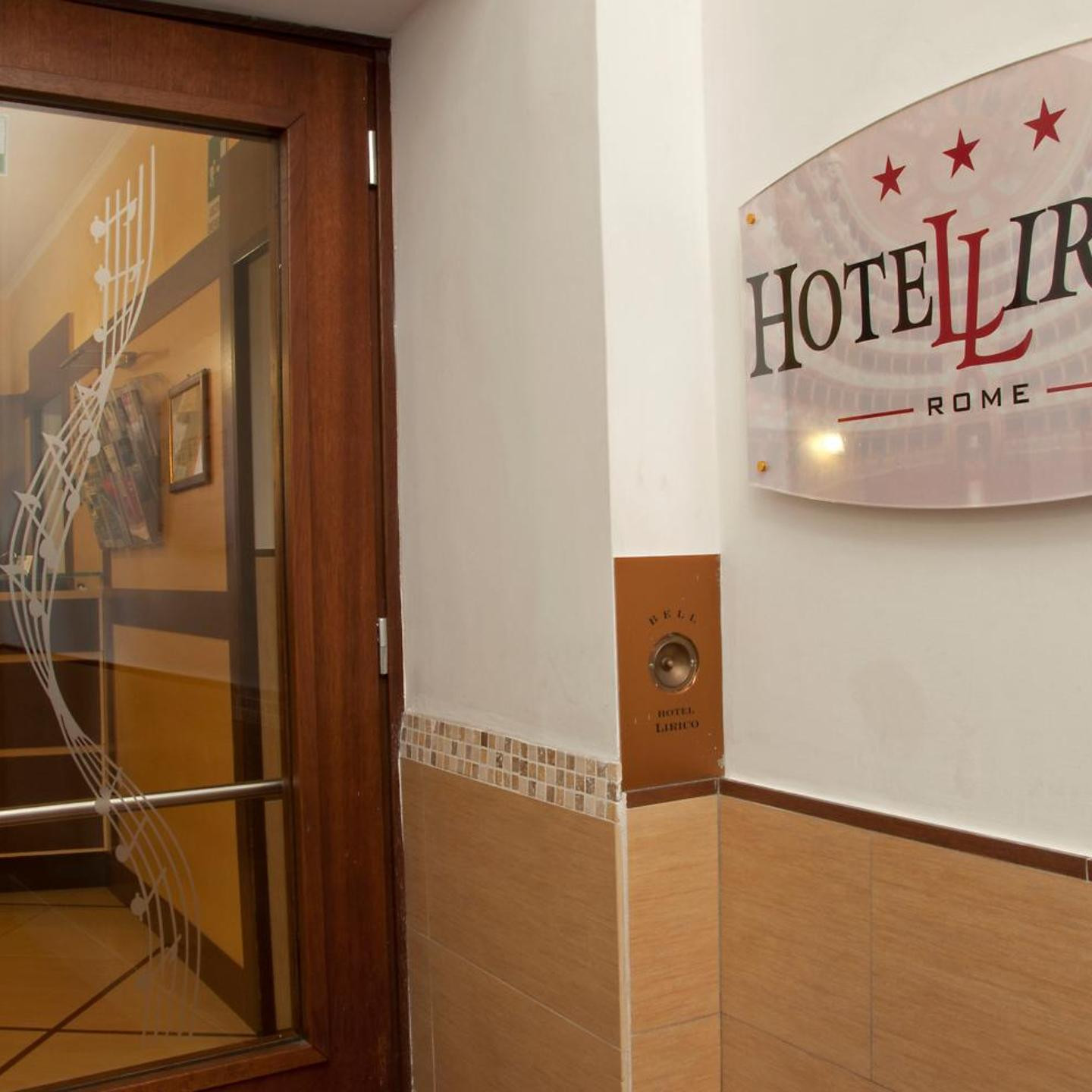 Hotel Lirico