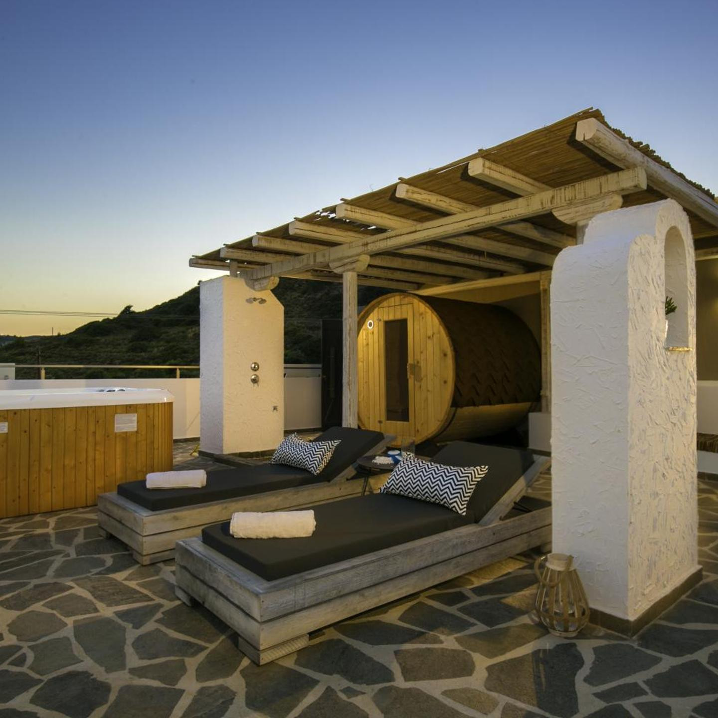 Malibu Boutique Studios & Bungalows