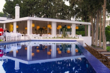 Liv Hotel By Bellazure