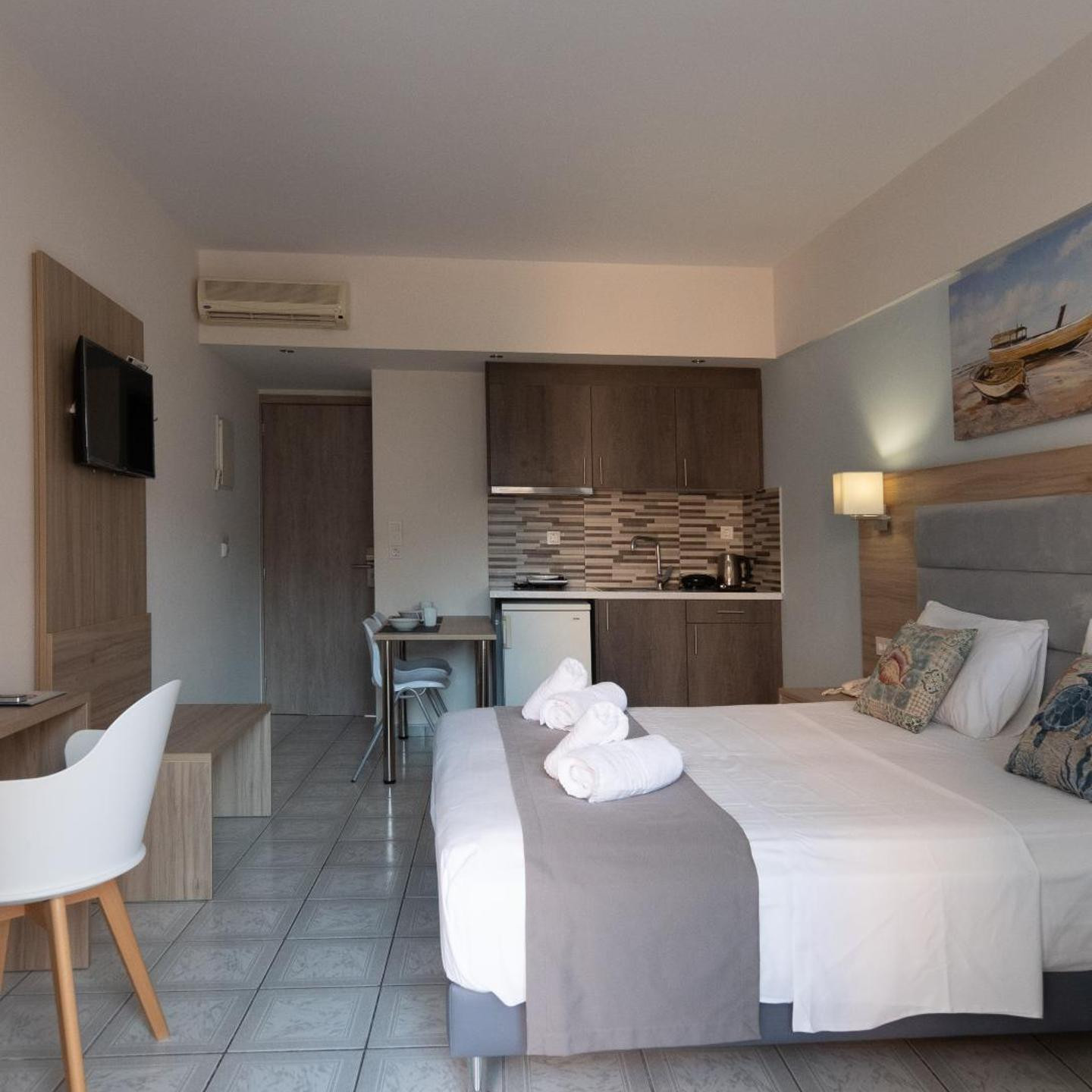 Aristo Apts