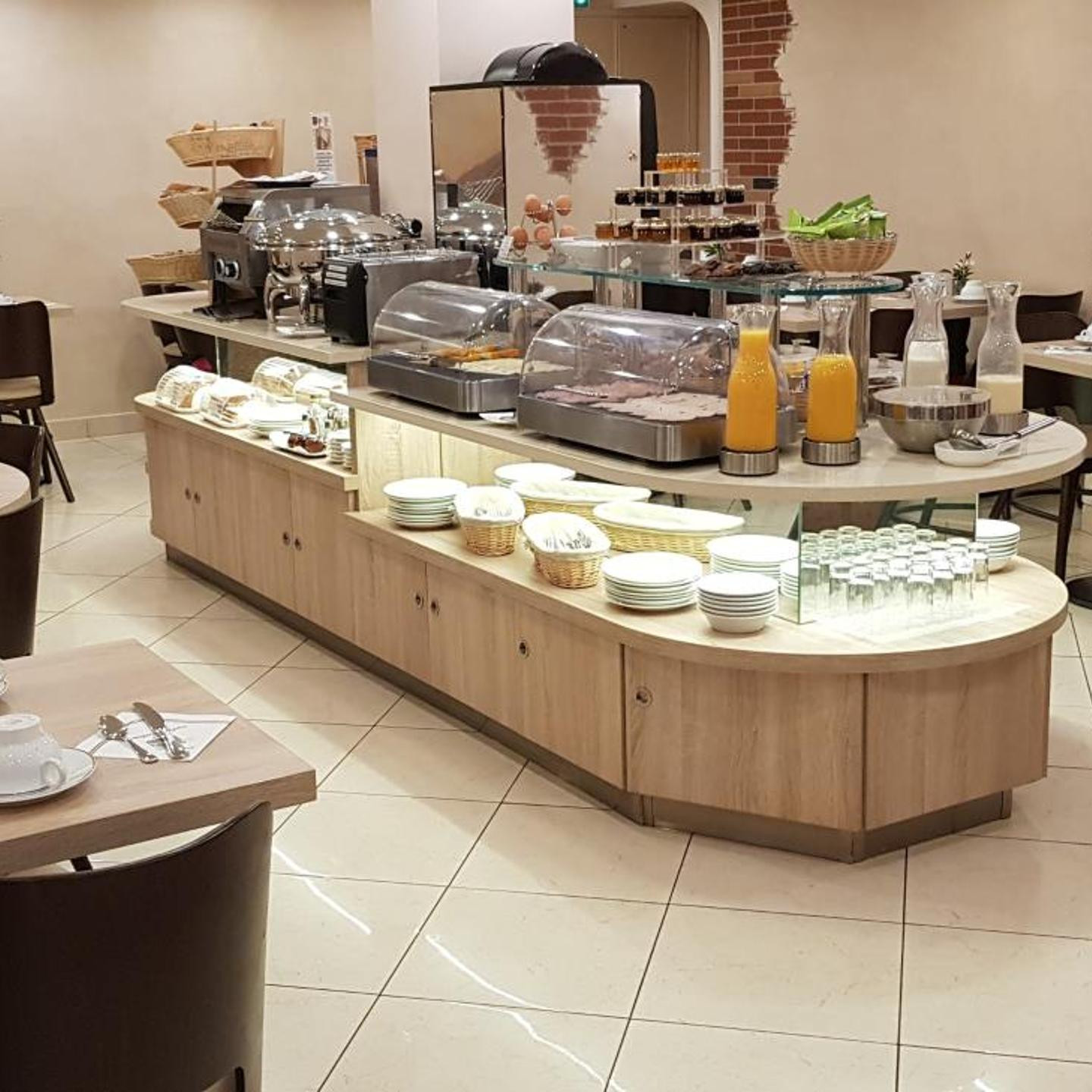 Hotel Champerret Elysees