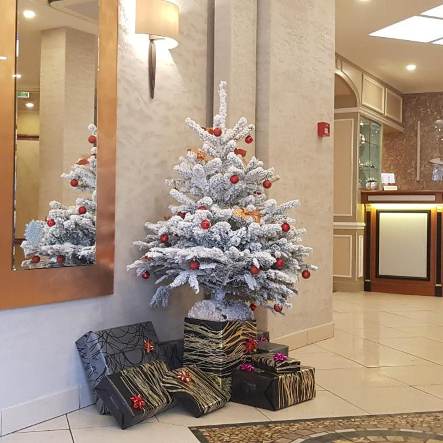 Hotel Champerret Elysees